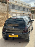 voitures-renault-clio-campus-2009-tlemcen-algerie