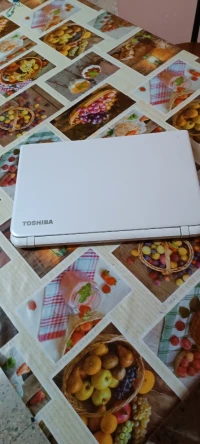 Toshiba satellite l50 , i5-4200U , 250GB SSD