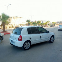 voitures-renault-clio-campus-2013-bye-mascara-algerie