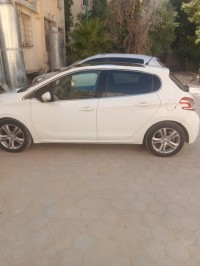 سيارات-peugeot-208-2014-allure-تبسة-الجزائر