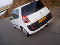 voitures-renault-scenic-2004-algerie