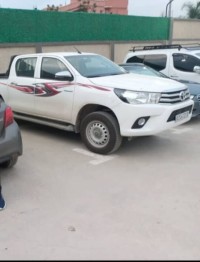 سيارات-toyota-hilux-2023-دبي-الأغواط-الجزائر