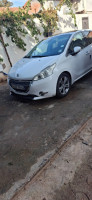 voitures-peugeot-208-2014-allure-el-affroun-blida-algerie