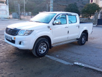 utilitaire-toyota-hilux-2015-legend-dc-4x4-hammam-guergour-setif-algerie