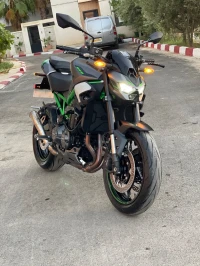 Kawazaki Z900 2025