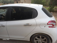 voitures-peugeot-208-2014-allure-touggourt-algerie