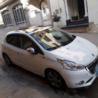 voitures-peugeot-208-2014-allure-maghnia-tlemcen-algerie