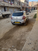 voitures-dacia-sandero-2015-stepway-collo-skikda-algerie