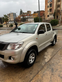 voitures-toyota-hilux-2013-tiaret-algerie