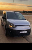 automobiles-fiat-doblo-2023-new-van-confort-rouiba-alger-algerie