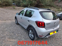 voitures-dacia-sandero-2018-serie-limitee-style-berrouaghia-medea-algerie