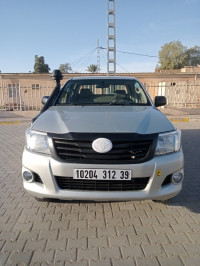 voitures-toyota-hilux-2012-el-oued-algerie