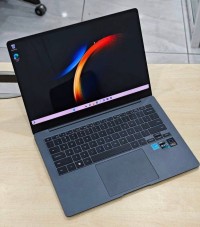 كمبيوتر-محمول-samsung-galaxy-book-3-pro-14i7-1360p-5ghzram-16gb-ddr5512gb-ssdecran-14-pouce-34-amoled-باب-الزوار-الجزائر
