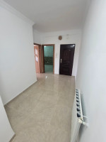 appartement-location-f4-alger-mahelma-algerie