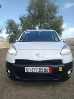 utilitaire-peugeot-partner-2015-nouveau-bejaia-algerie