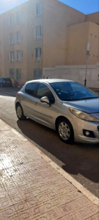 voitures-peugeot-207-2011-el-achour-alger-algerie