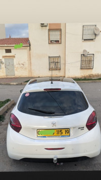 voitures-peugeot-208-2015-اصلية-ain-el-kebira-setif-algerie