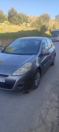 voitures-renault-clio-3-2011-taher-jijel-algerie