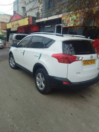 voitures-toyota-rav4-2014-oran-algerie