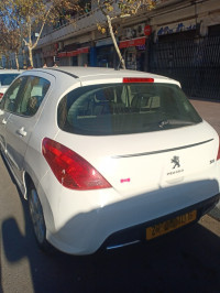 voitures-renault-2013-alger-centre-algerie