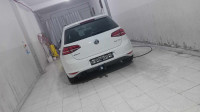 moyenne-berline-volkswagen-golf-7-2017-guelma-algerie