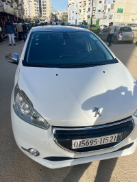 voitures-peugeot-208-2015-allure-skikda-algerie