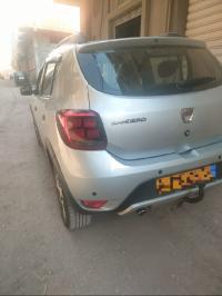 سيارات-dacia-sandero-2023-stepway-expression-عين-الدفلى-الدفلة-الجزائر