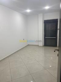 شقة-كراء-3-غرف-وهران-بئر-الجير-الجزائر