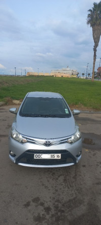 voitures-toyota-yaris-2015-alger-centre-algerie