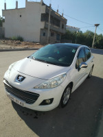 voitures-peugeot-207-2011-allure-mila-algerie