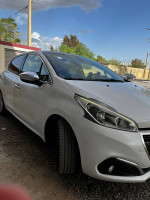 voitures-peugeot-208-2017-allure-facelift-el-hachimia-bouira-algerie