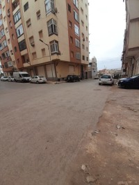 شقة-بيع-3-غرف-وهران-بئر-الجير-الجزائر