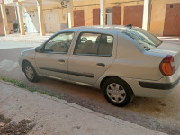 voitures-renault-clio-classique-2004-oued-rhiou-relizane-algerie