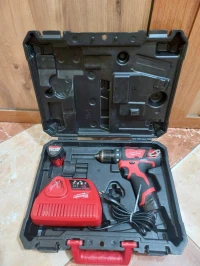 Visseuse Milwaukee 12v 2Ah