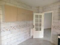 appartement-vente-f3-alger-souidania-algerie