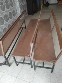 table et tabouri