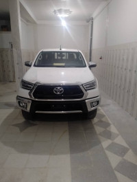 voitures-toyota-hilux-2024-revo-sedrata-souk-ahras-algerie