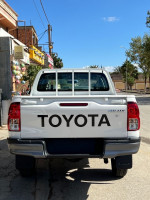 voitures-toyota-hilux-2024-el-oued-algerie