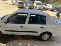 voitures-renault-clio-classique-2001-bouarfa-blida-algerie