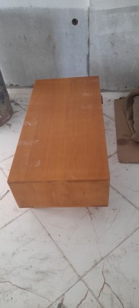 طاولات-منخفضة-une-table-hetre-رأس-الوادي-برج-بوعريريج-الجزائر