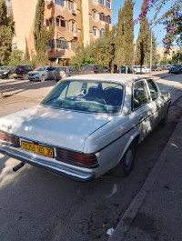 voitures-mercedes-classe-e-1983-reghaia-alger-algerie