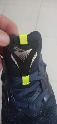 حذاء رياضي طبي
