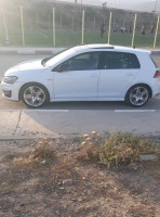 moyenne-berline-volkswagen-golf-7-2014-batna-algerie