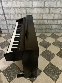 instruments-electriques-piano-yamaha-clavinova-neuf-chlef-algerie