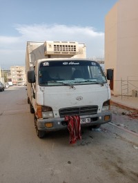 شاحنة-hyundai-hd-65-2000-برج-الكيفان-الجزائر