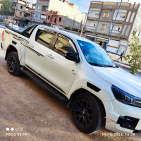 voitures-toyota-hilux-2022-barika-batna-algerie