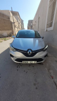 voitures-renault-clio5-2021-busness-mostaganem-algerie