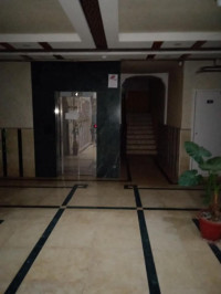 appartement-location-f5-alger-mahelma-algerie