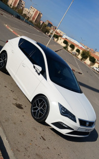 voitures-seat-leon-2019-beats-bouira-algerie