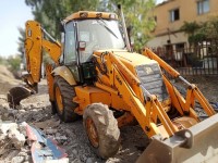 engin-jcb-2001-berrouaghia-medea-algerie